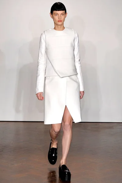 Look 25